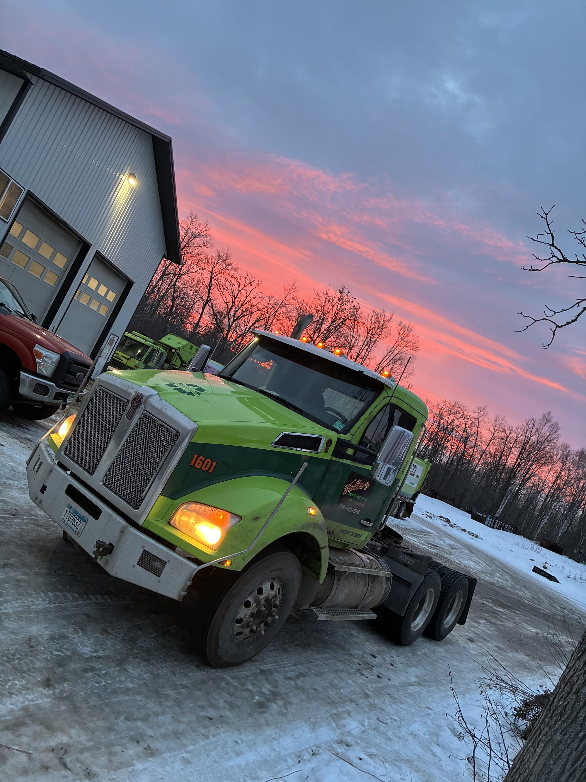 Roll-off dumpster #2511